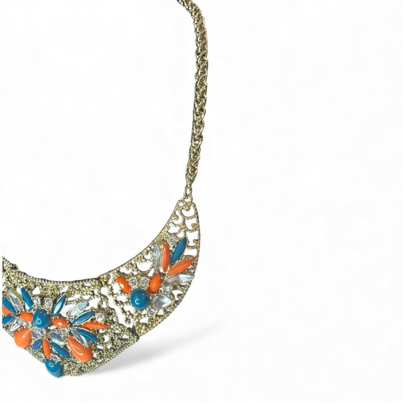 Bib Statement Necklace Gold Tone - Picture 4 of 7